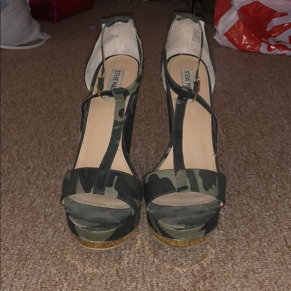 steve madden camo wedge